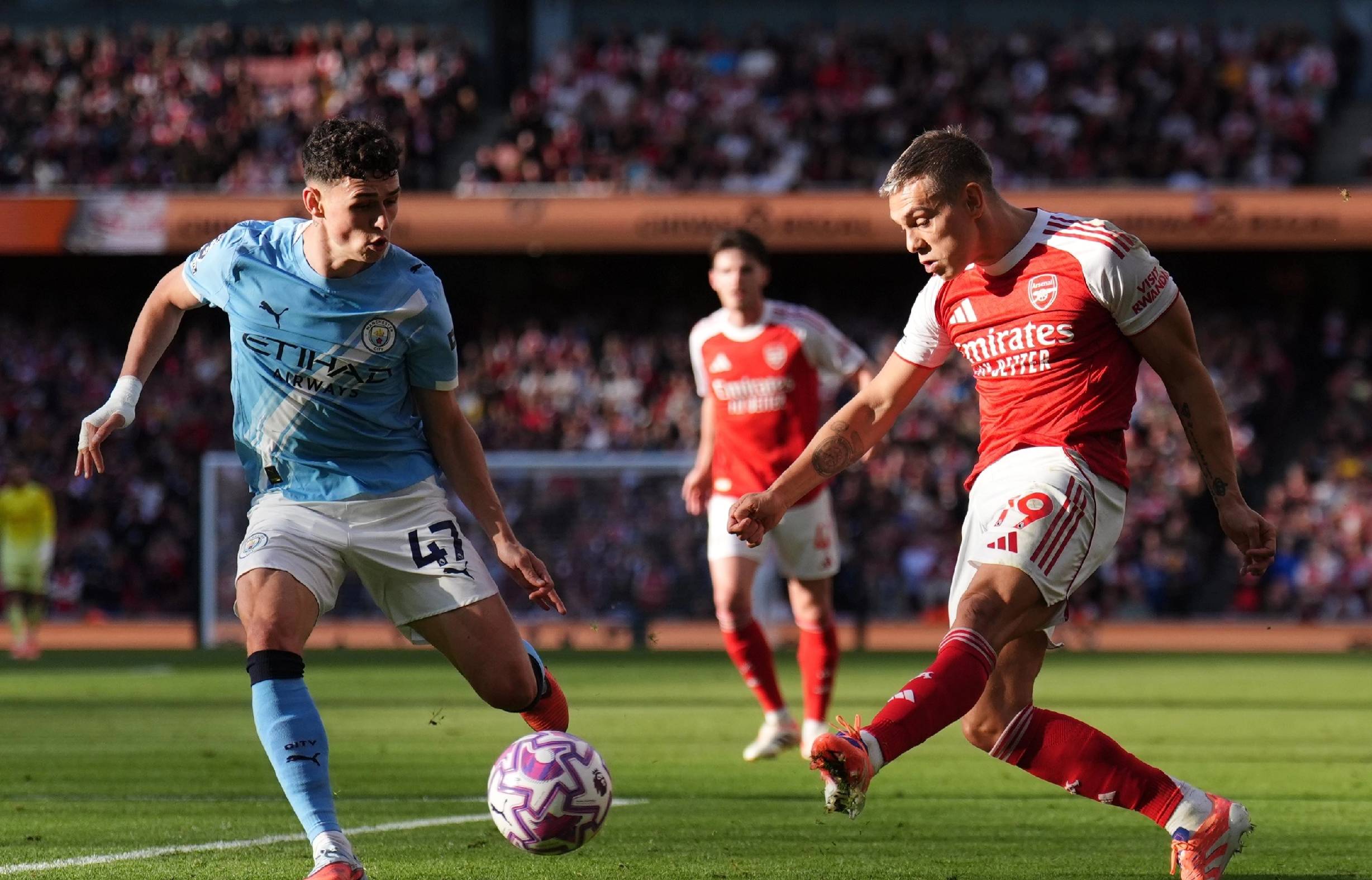 墨尔本胜利主帅：德比对阵卫冕冠军有压力，全队渴望证明自己（墨尔本胜利主帅谈德比：迎战卫冕冠军压力不小，全队盼自证实力）