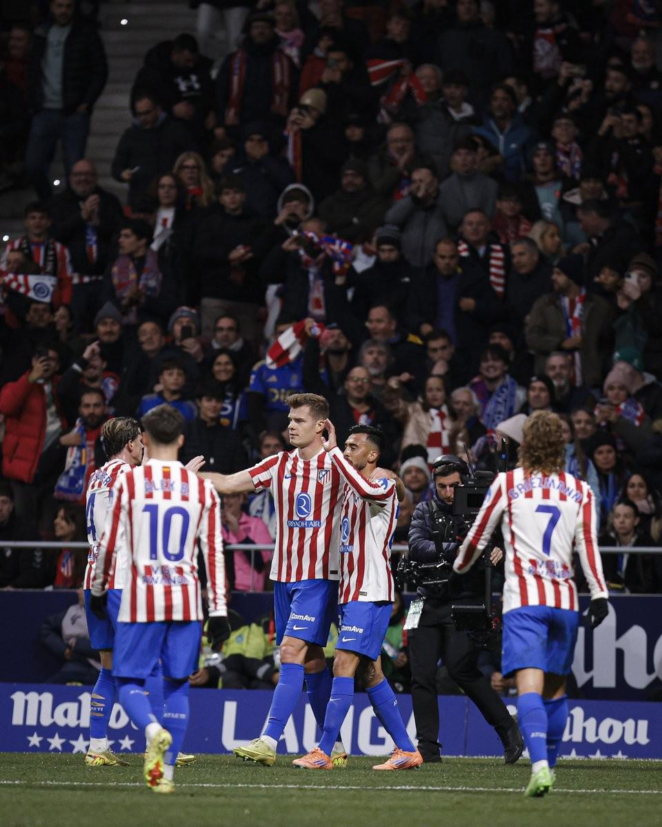 欧冠联赛阶段第5轮 利物浦 1-4 PSV埃因霍温