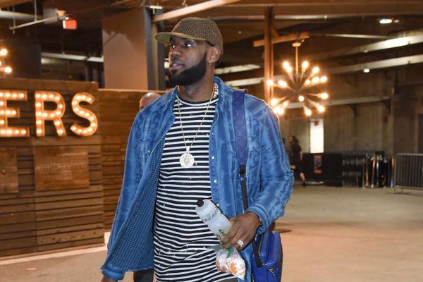 25年全球球员身价涨幅榜：奥利塞居首，大巴黎前十占四席（2025年全球球员身价涨幅榜：奥利塞登顶，巴黎圣日耳曼前十揽下四席）