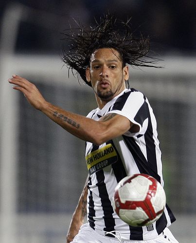 比利亚：西班牙前国脚奎尼是西班牙足球历史上最伟大的射手