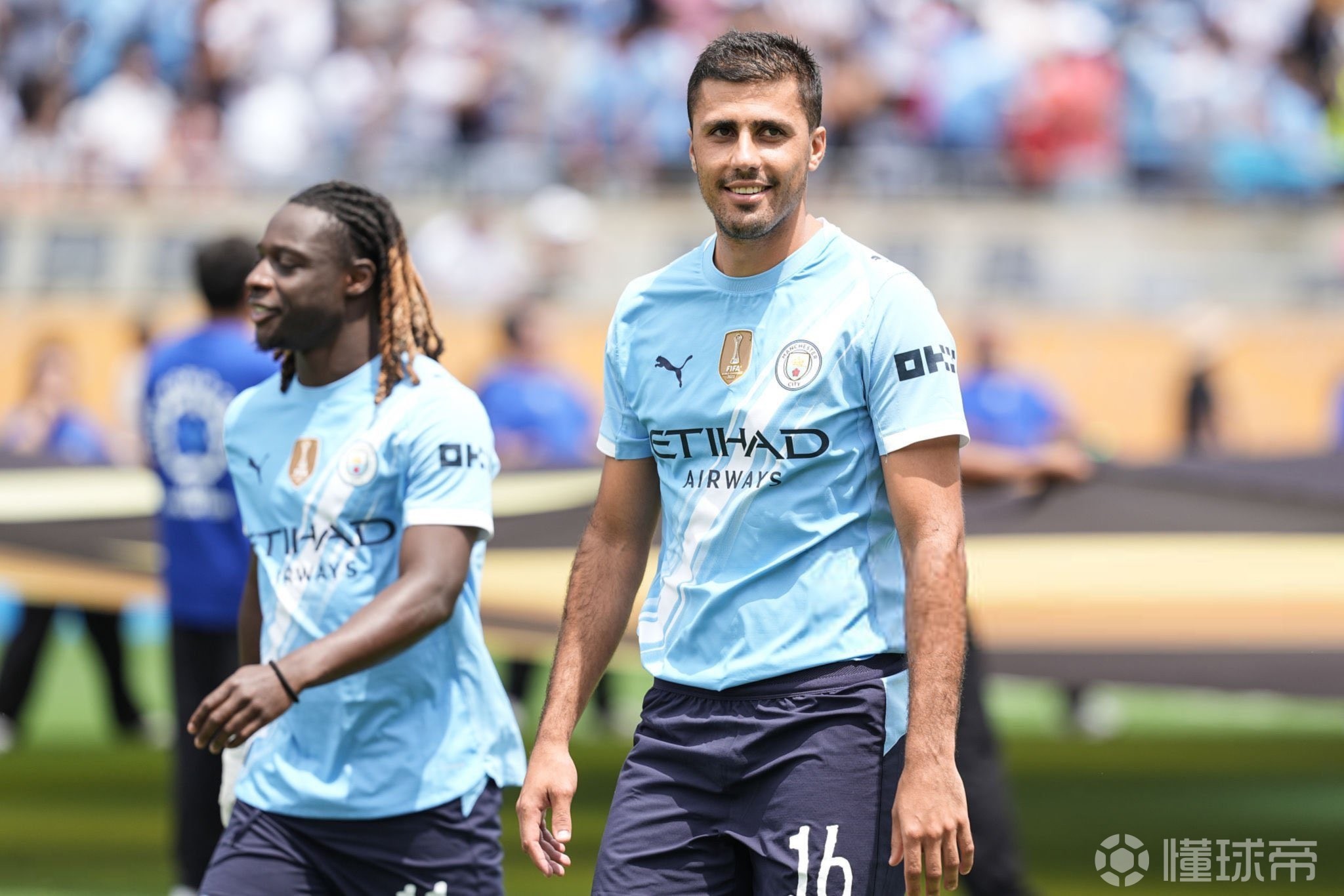 奥地利锁定小组第一，时隔28年重返世界杯决赛圈！（奥地利夺小组头名，暌违28年再进世界杯正赛！）