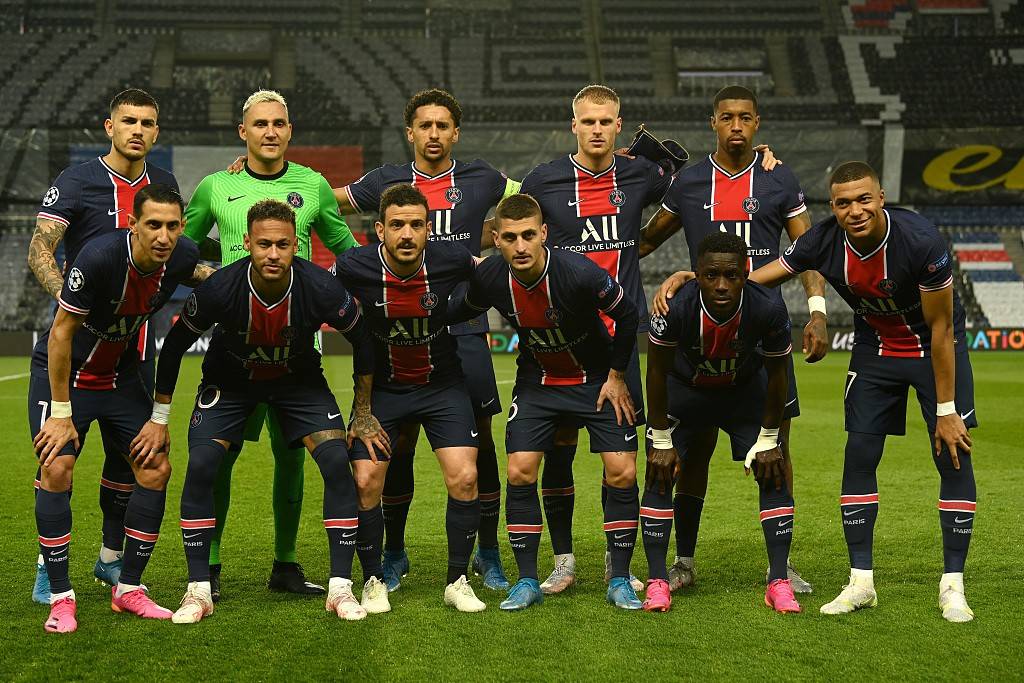 西甲前瞻：巴萨盼取胜继续争夺榜首，阿拉维斯能否制造麻烦？（西甲前瞻：巴萨力争三分继续冲击榜首，阿拉维斯能否搅局？）