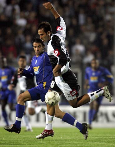 支持河南队，一河南球迷从航体骑三轮车前往足协杯决赛地苏州（为河南队助威，河南球迷骑三轮自航体出发奔赴苏州足协杯决赛）