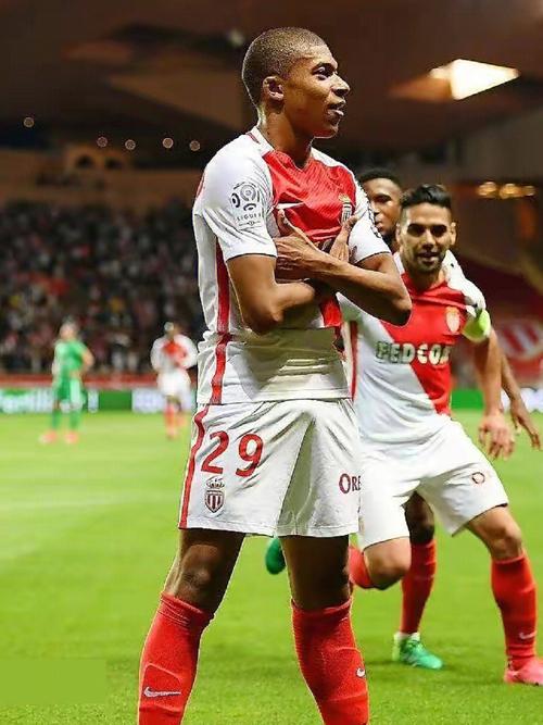 2025／26赛季英超：计划有变，准备保四！伯恩茅斯0-0切尔西（2025／26英超：策略调整，先保前四！伯恩茅斯0-0切尔西）