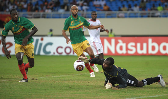 德天空：曼联已经找门德斯了解阿德耶米的情况