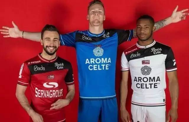 因西涅打趣：我在加拿大过得很好，但美职联并不是真正的足球（因西涅笑言：加拿大生活不错，但美职联难称真正足球）