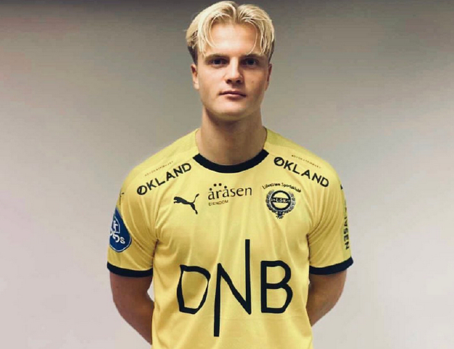 铁卫主场首球比肩C罗，曼联1-1西汉姆联，反超利物浦升英超第八（铁卫老特拉福德处子球追平C罗纪录，曼联1-1西汉姆，力压利物浦升至英超第八）