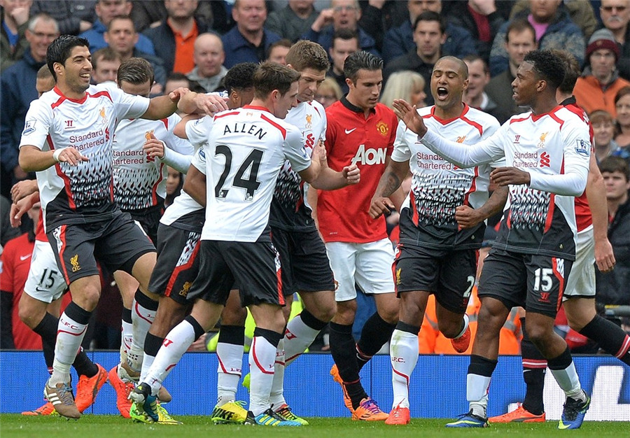 这脚任意球让门将都愣住了